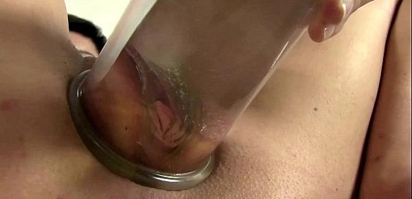  Urine loving fetish babe plays with pussy pump